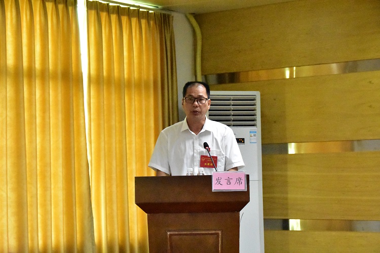 鎮(zhèn)人大主席候選人李越宏同志作人大主席團閉會期間工作報告.JPG