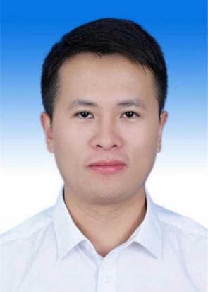 (鎮(zhèn)委委員)李成斌.jpg