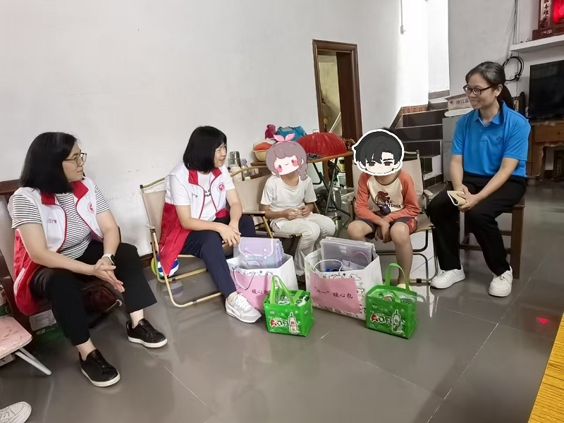 賴書記慰問1.jpg